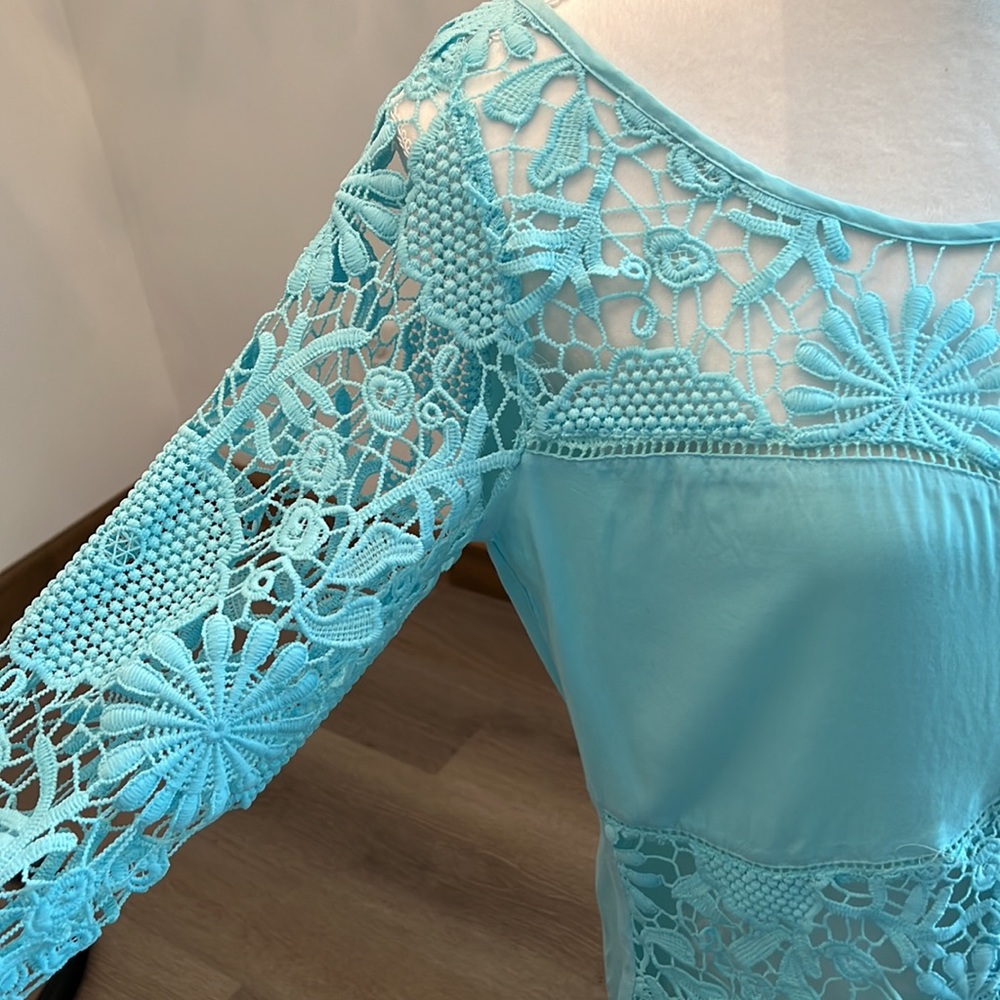Lace top - Picture 2 of 5
